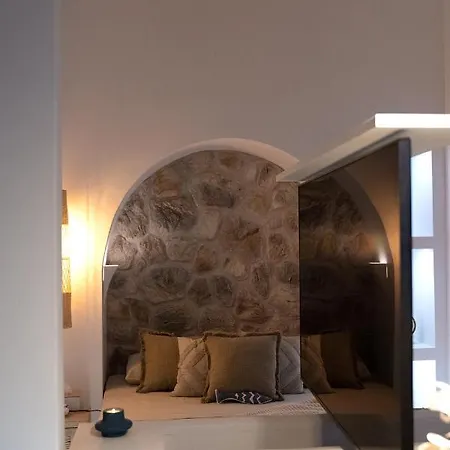 Nian Cycladic