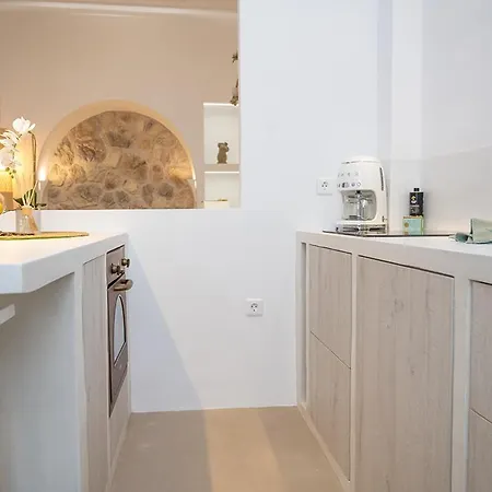 Nian Cycladic * Ermoúpoli